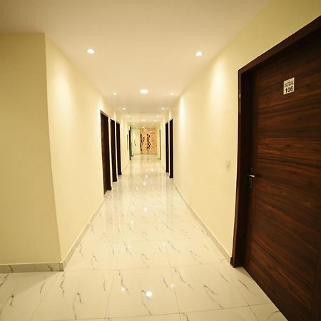 Ovel Hotel Лудхиана Экстерьер фото