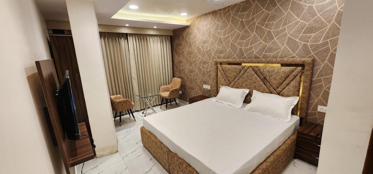 Ovel Hotel Лудхиана Экстерьер фото